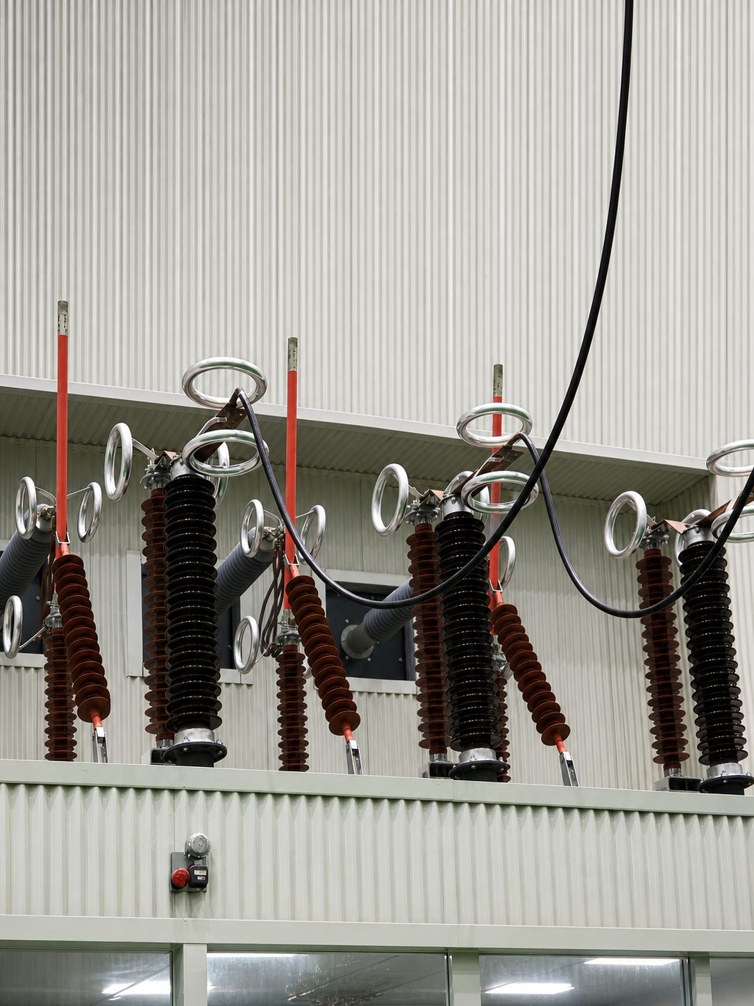 High-voltage wall bushings at the entrance of the shielded test hall